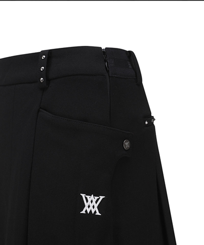 Women's Pocket Point Pleats SQ - Black