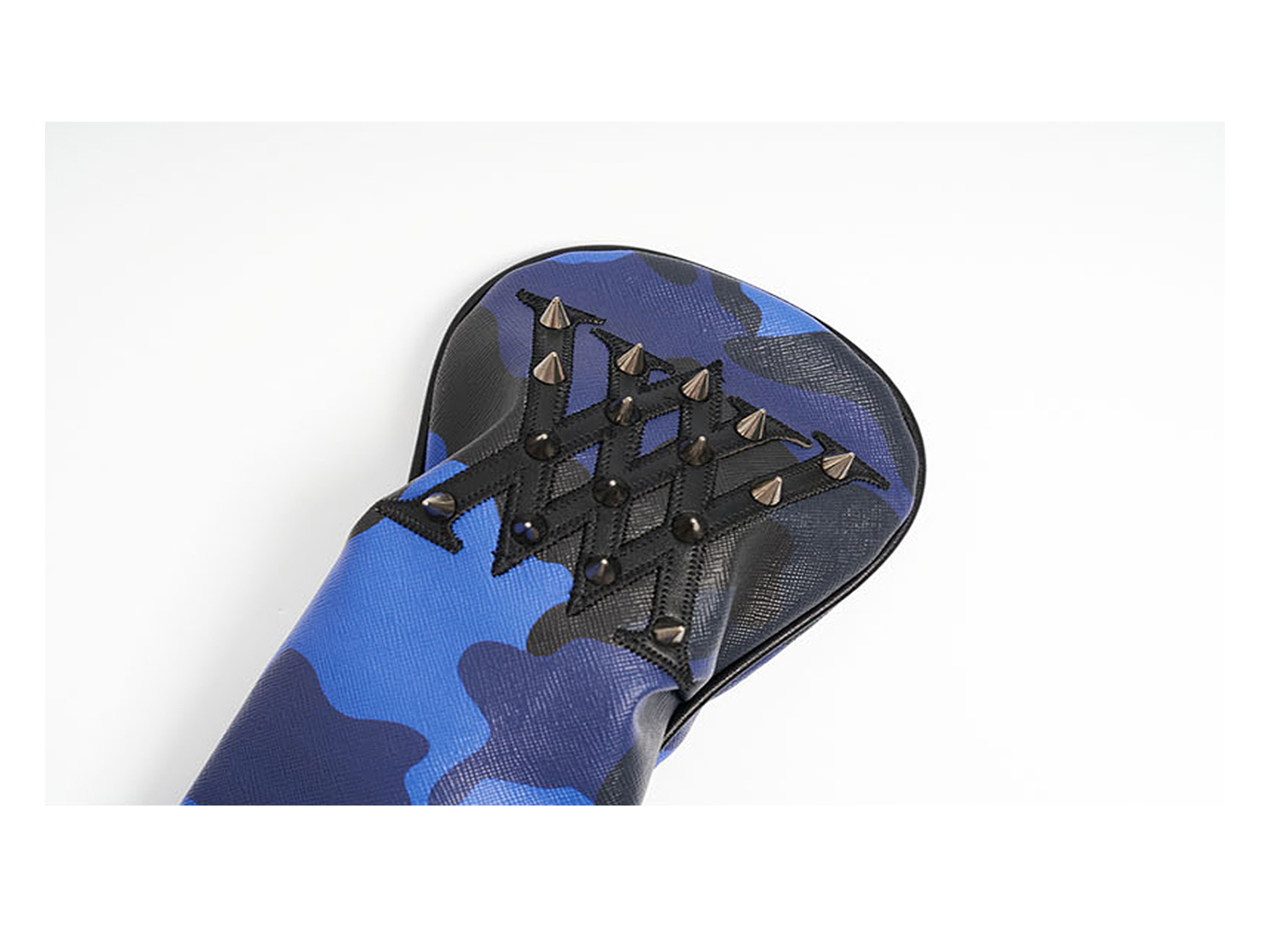 Logo Line Camo Stud Utility COVER